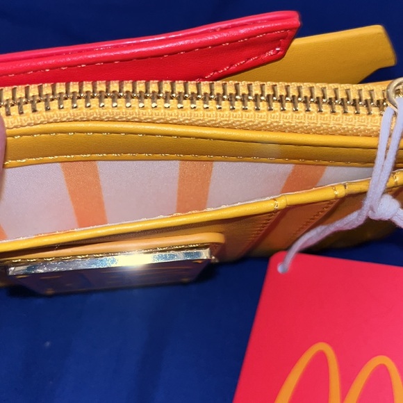 Loungefly McDonalds Cardholder Credit Card French Fry Wallet w/coin section NWT - Picture 8 of 8